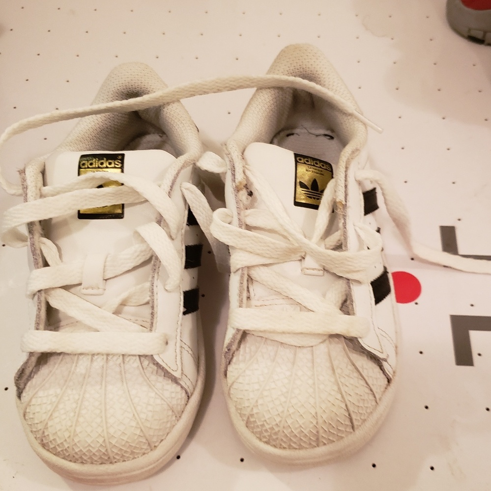 *SOLD*Toddler Adidas Superstars Size 9c